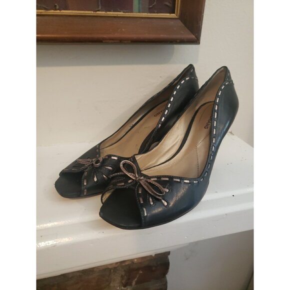 Arturo Chiang Shoes Wedges Womens Leather Navy Peep Toe 7.5 Kitten Heel - Picture 3 of 12